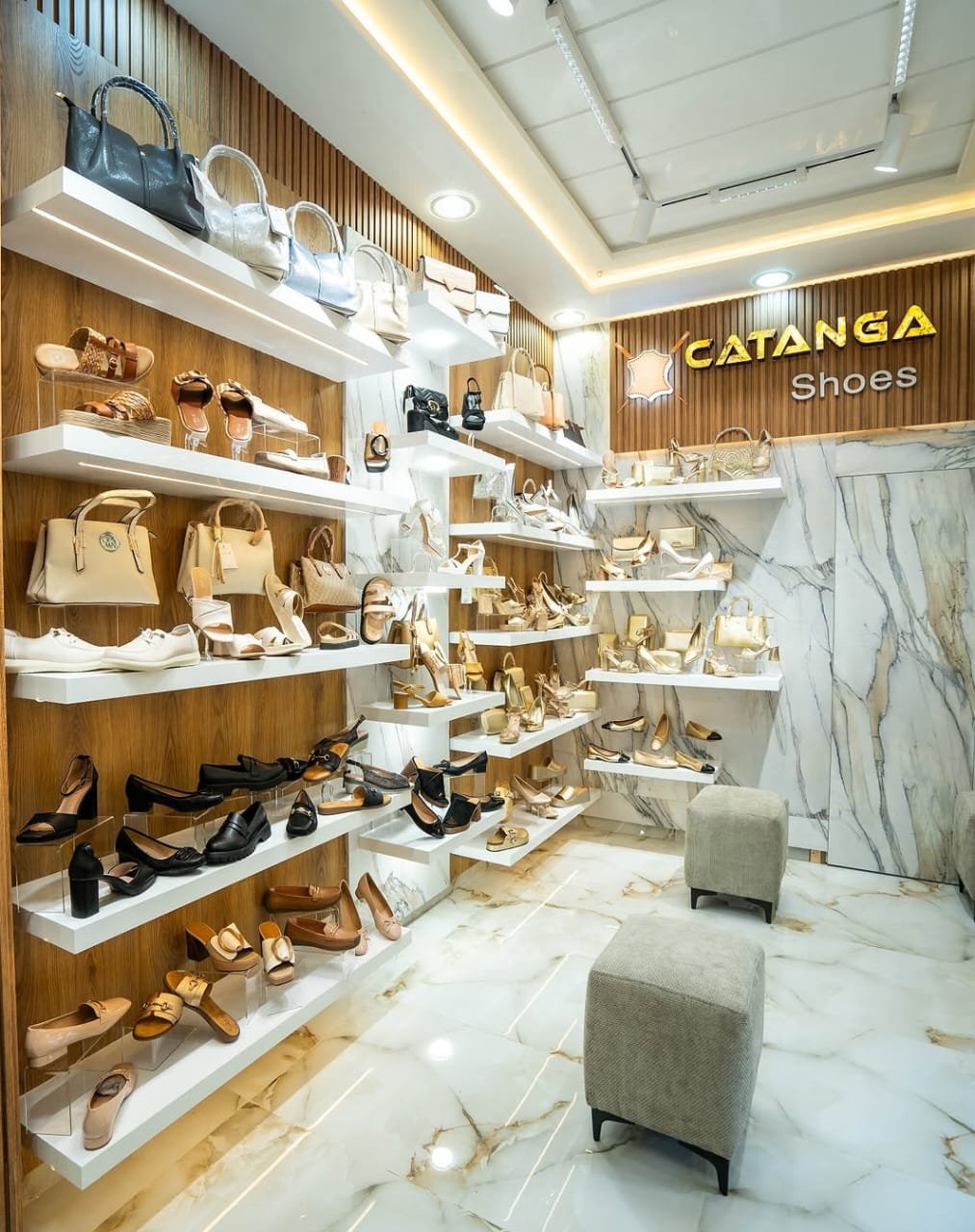 Intérieur boutique CATANGA — collection